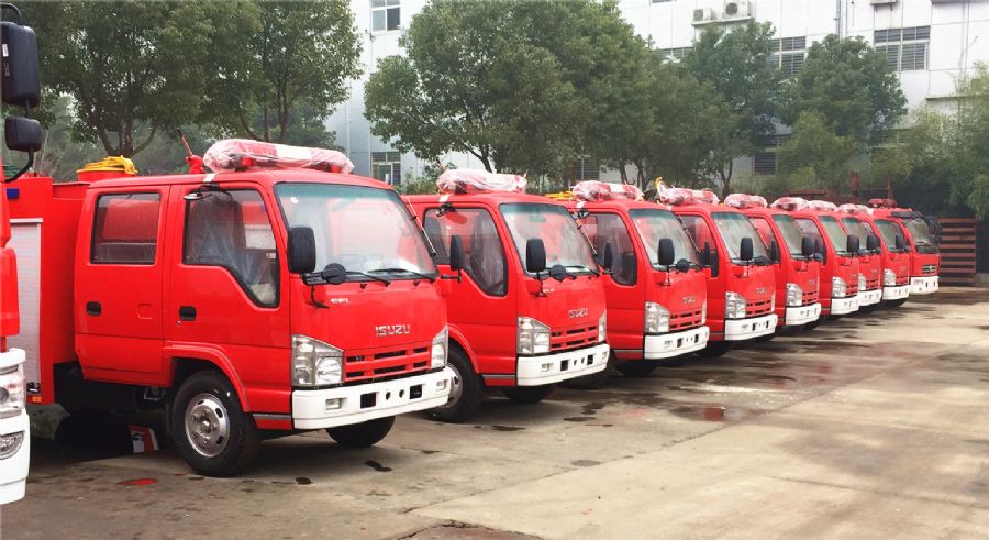 五十鈴3噸水罐消防車 五十鈴3噸水罐消防車