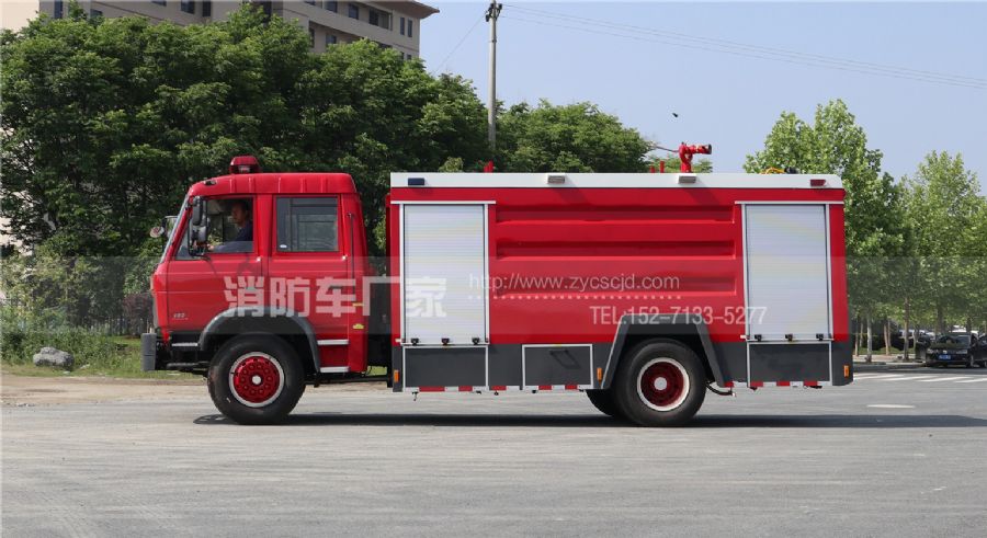 東風8噸消防車 東風8噸消防車