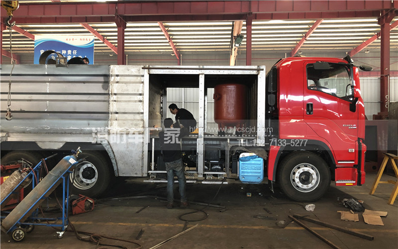 五十鈴泡沫干粉聯(lián)用消防車生產現(xiàn)場 五十鈴泡沫干粉聯(lián)用消防車生產現(xiàn)場